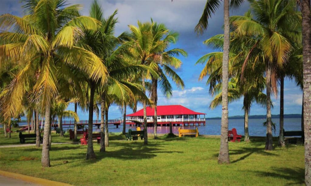 Descubre la Laguna de la Leche: el Mayor Lago Natural de Cuba